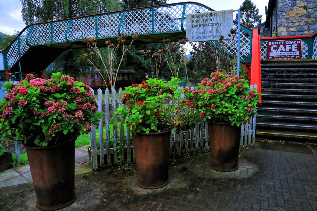 Oakfield Guest House ベトウス・ア・コーエド エクステリア 写真
